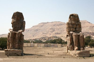 Colosii din Memnon